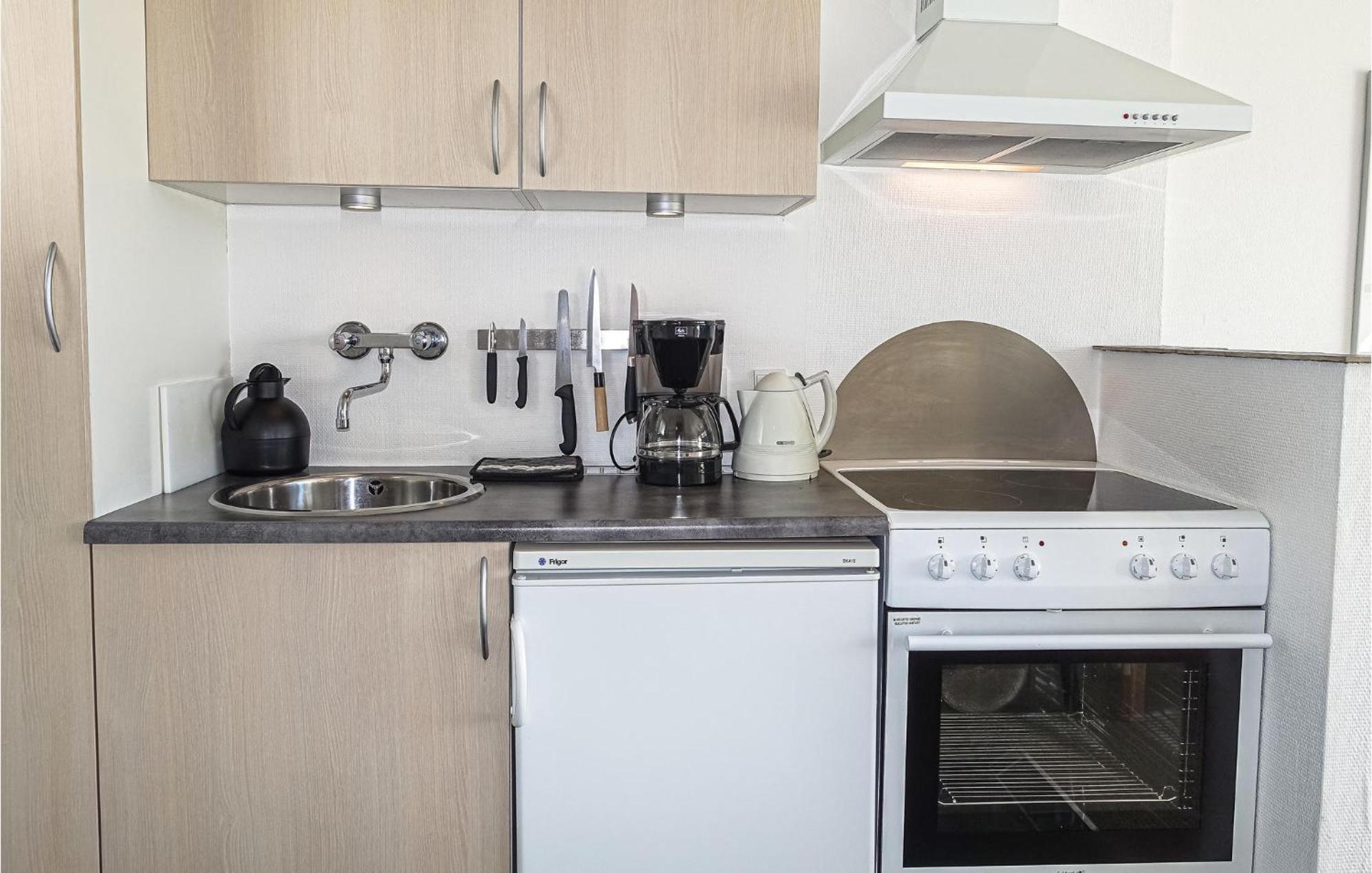Nice Apartment In Allinge With House Sea View ภายนอก รูปภาพ